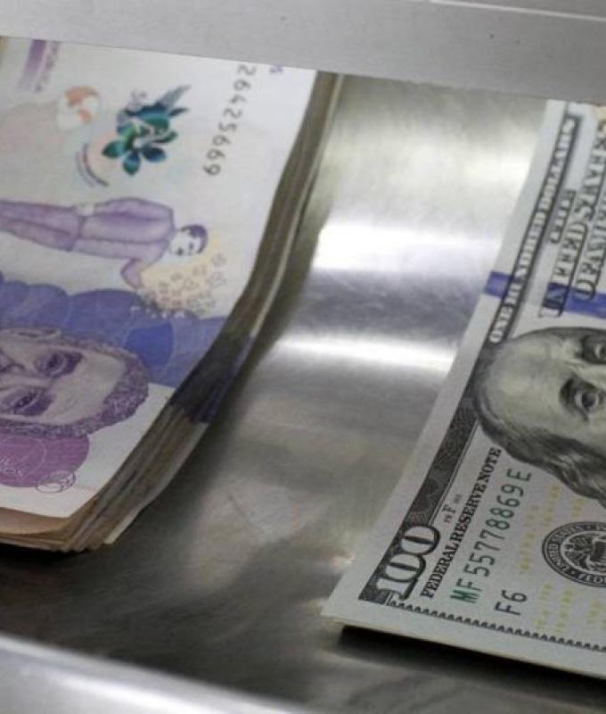 Le dollar franchit la barrière des 3 900 $ à l’ouverture après les signaux de la Réserve fédérale