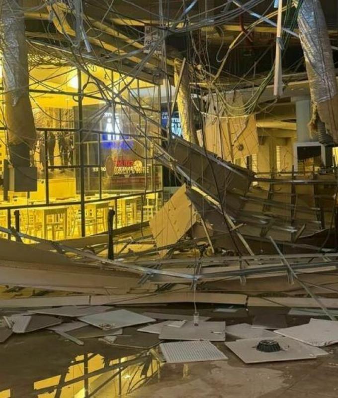 L’effondrement du plafond du centre commercial Campania fait peur
