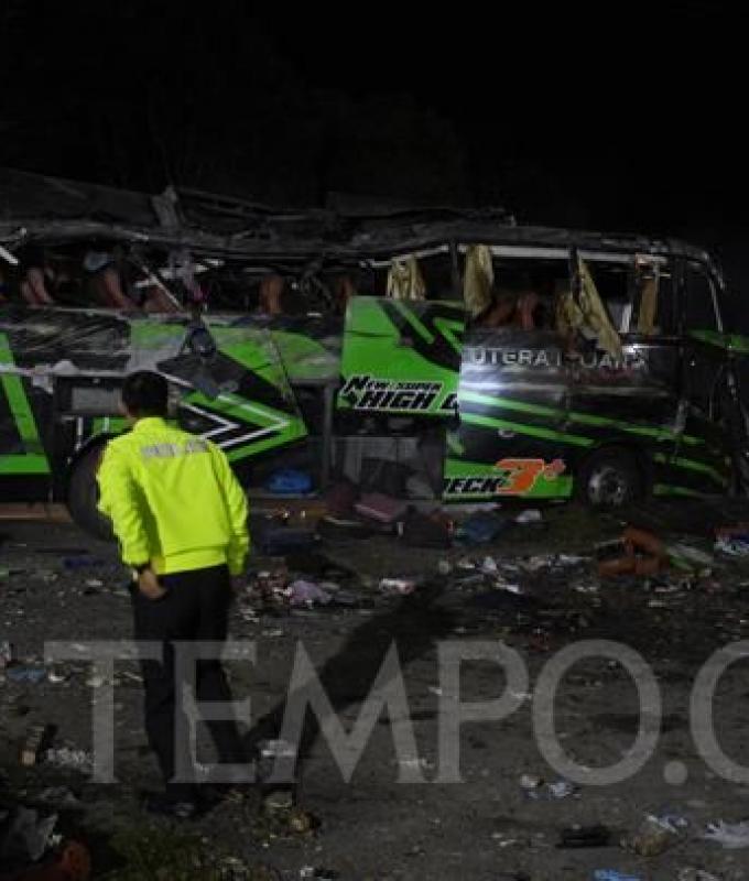 11 personnes sont mortes dans un accident de bus mortel à Subang, en Indonésie