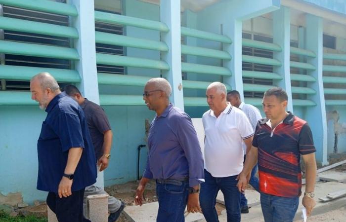Marrero Cruz vérifie les travaux à impact socio-économique dans la municipalité de Gibareño