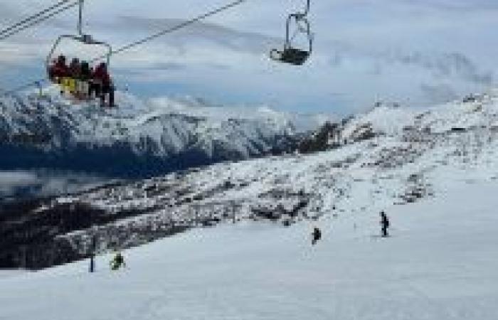Connaissez-vous la colline où vous pouvez skier pour la moitié de ce qu’il en coûte à Bariloche ? Planifiez tout sur Perito Moreno