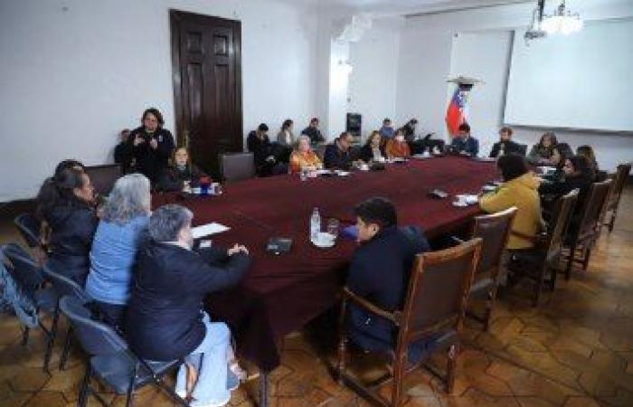 Valparaíso : les communautés éducatives exigent 2% constitutionnels pour investir dans les infrastructures scolaires et de jardins