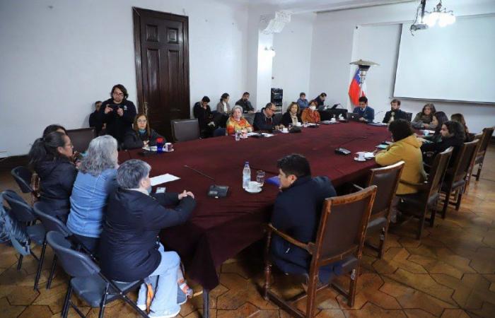 Valparaíso : les communautés éducatives exigent 2% constitutionnels pour investir dans les infrastructures scolaires et de jardins