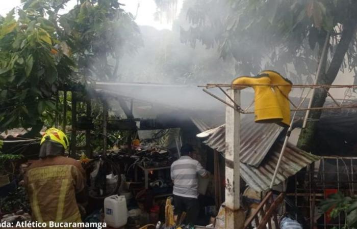 Un incendie a consumé une maison dans la zone rurale de Bucaramanga
