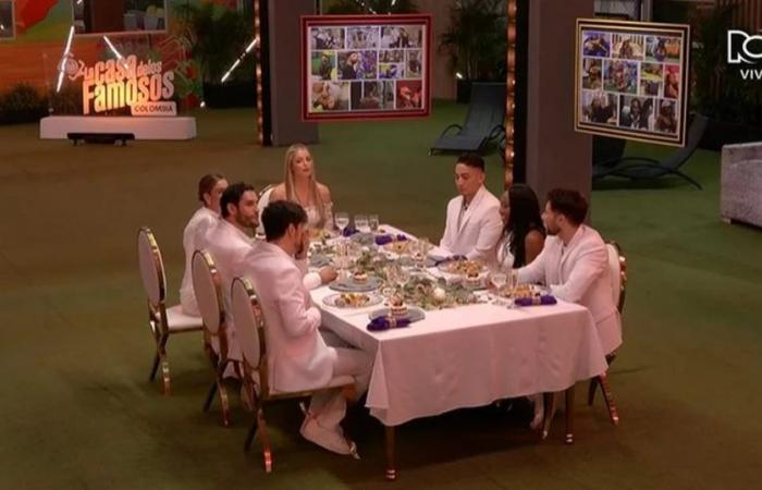 « La maison de la célèbre Colombie » a organisé un dîner de luxe avant de rencontrer le deuxième finaliste