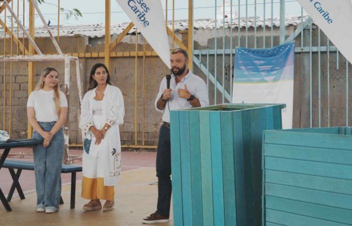 La Fondation Gases del Caribe promeut le recyclage avec ReciclArte, à Puebloviejo