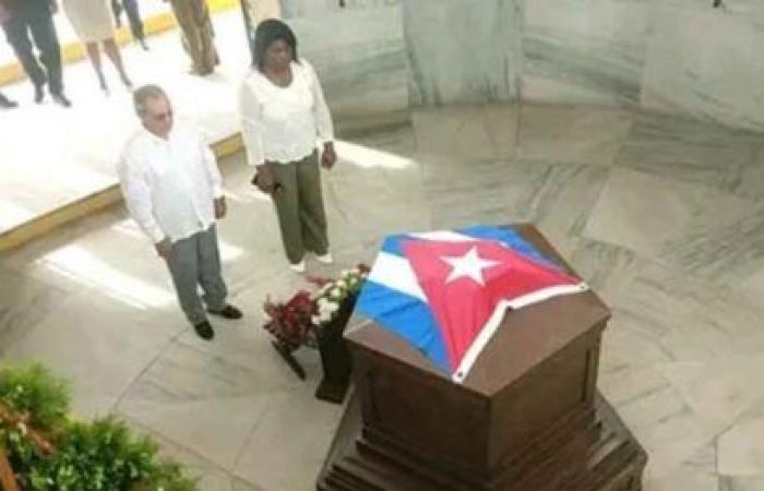 Ils rendent hommage à Céspedes, le père de la patrie cubaine. • Travailleurs