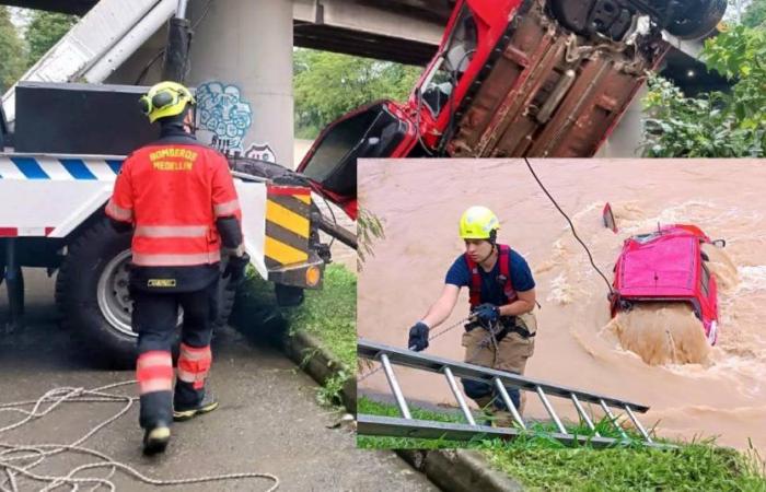 la voiture est tombée dans la rivière Medellín avec deux occupants