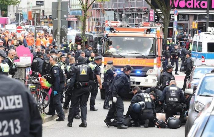 La police tire sur un homme qui le menace avec une hache à Hambourg