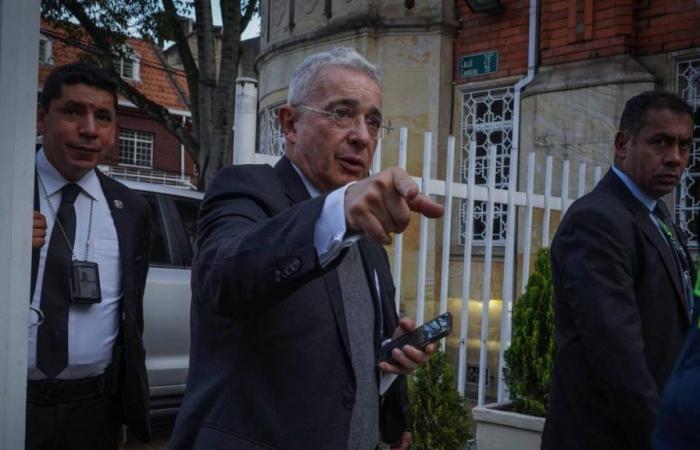Álvaro Uribe donne son avis sur la situation en Colombie avec l’administration actuelle