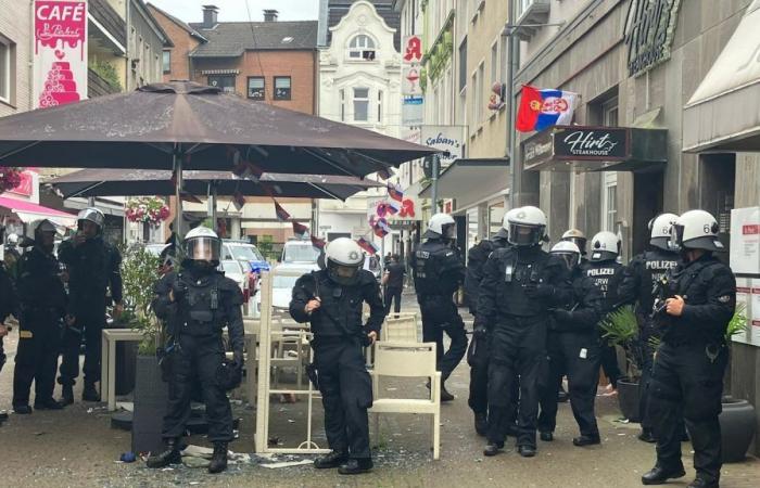 Graves émeutes entre ultras anglais et serbes avec la police