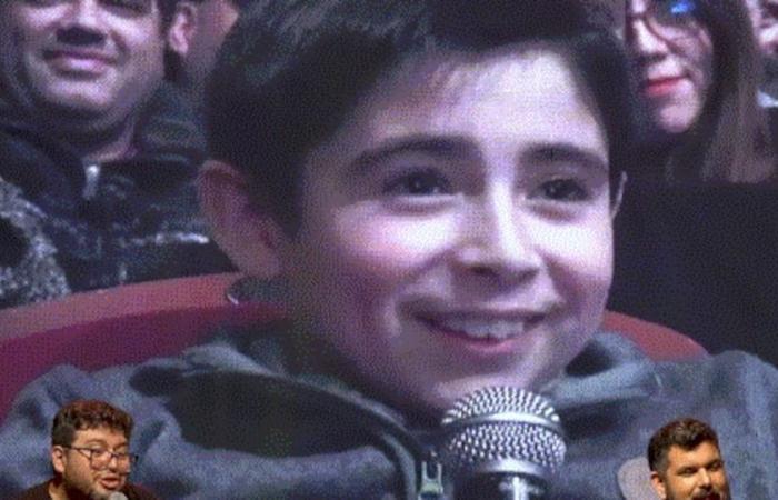 Le garçon qui s’est imposé comme futur comédien dans le spectacle Minceur et Coronel Valverde – Publimetro Chile