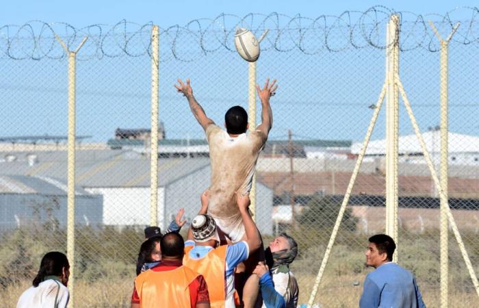 Une journée en prison : le rugby entre les murs pour se créer une seconde chance