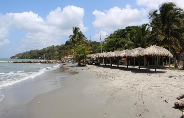 La navigabilité et l’accès à la mer sont restreints en raison de fortes vagues à Necoclí, Antioquia