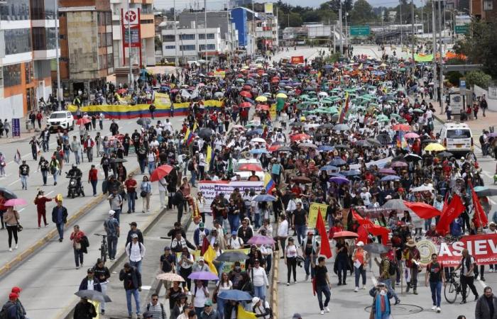Des enseignants colombiens investissent Bogotá pour protester contre la « privatisation de l’éducation »