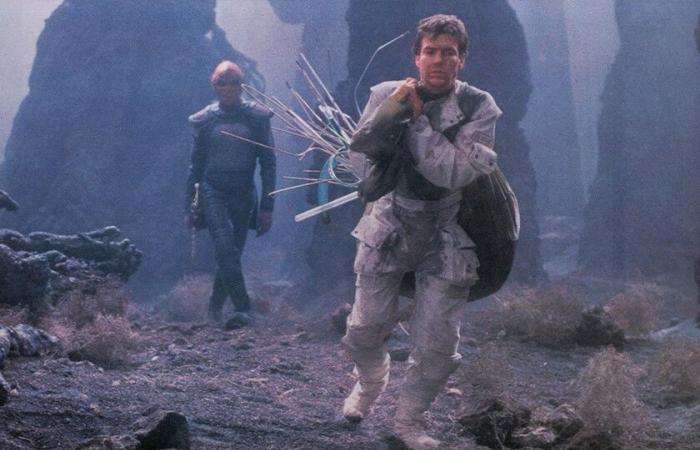 Un scénariste de Star Trek travaille sur le remake d’un film de science-fiction légendaire des années 80, Enemy Mine