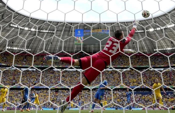 La Roumanie remporte un Championnat d’Europe pour la première fois en 24 ans et l’Ukraine s’excuse après sa défaite 3-0
