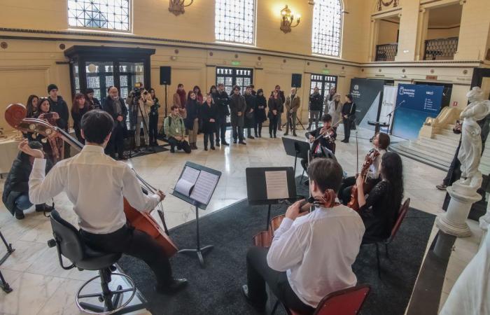 Université de Valparaíso – UV a présenté la huitième saison des orchestres de jeunes au Théâtre municipal de Viña del Mar