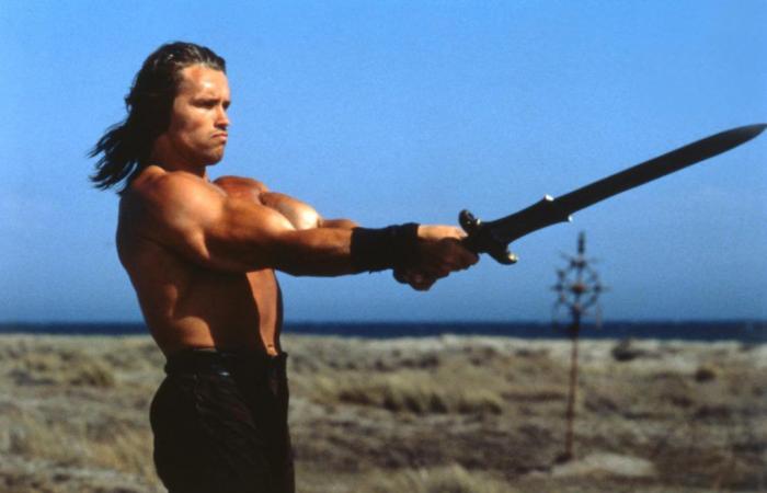 La fois où Arnold Schwarzenegger a fait face à un coup d’État militaire pour tourner l’un de ses classiques
