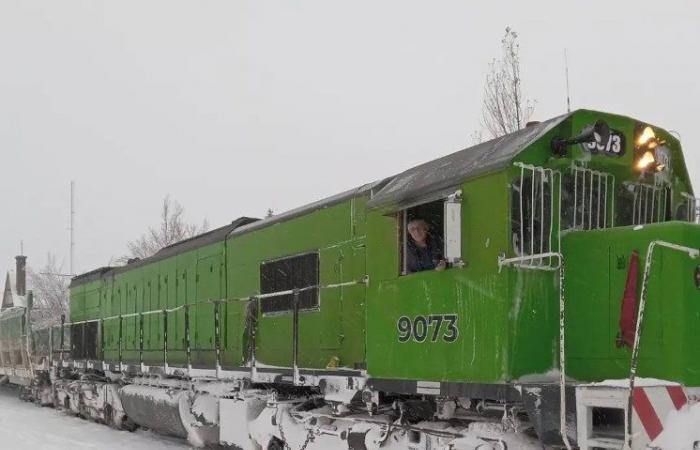 « Fierté ferroviaire » : la vidéo de l’arrivée épique du train patagonien à Bariloche dans la tempête de neige