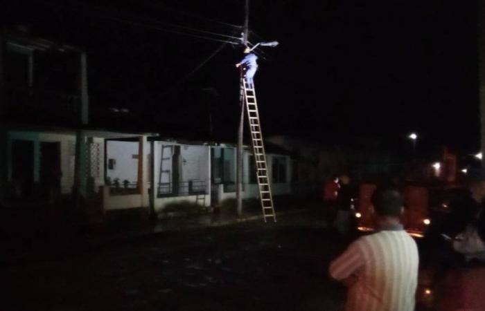 Une maison s’effondre à Cuba en pleine panne d’électricité
