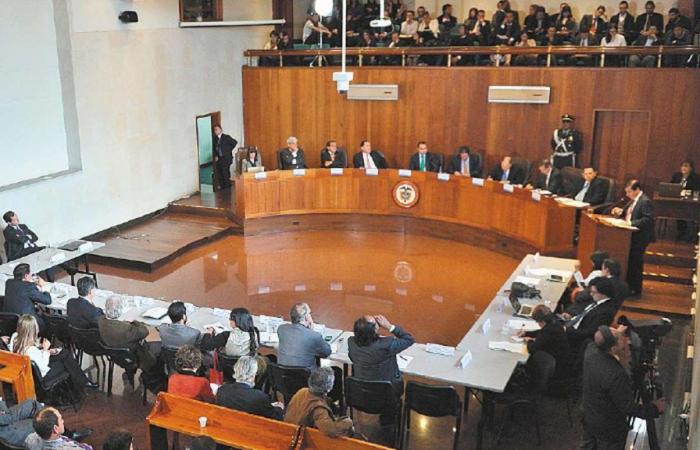 La Cour Constitutionnelle a demandé à Luz Adriana Camargo d’enquêter sur d’éventuelles interceptions contre ses magistrats
