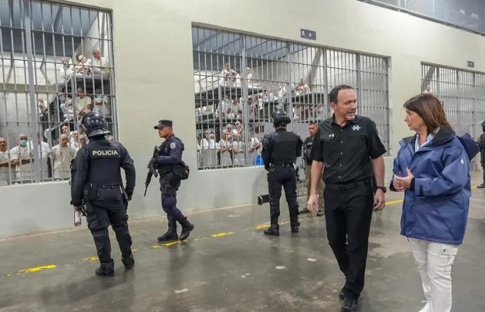 Ce que Patricia Bullrich n’a pas vu au Salvador : des prisonniers sans preuves, des tortures et plus de 300 morts dans les prisons que cache Bukele