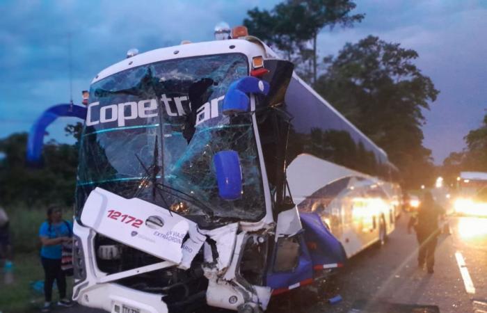 Vidéo : la collision choquante de deux bus a fait huit blessés à Santander