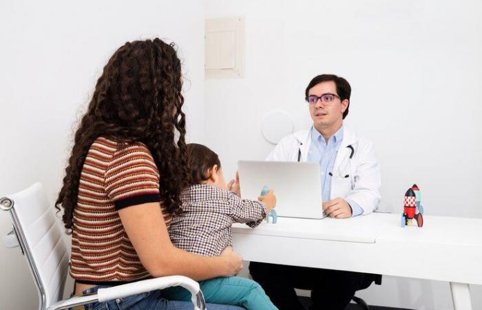 Qu’est-ce qu’un médecin de famille et comment peut-il résoudre la dépersonnalisation de la santé et les consultations excessives ?