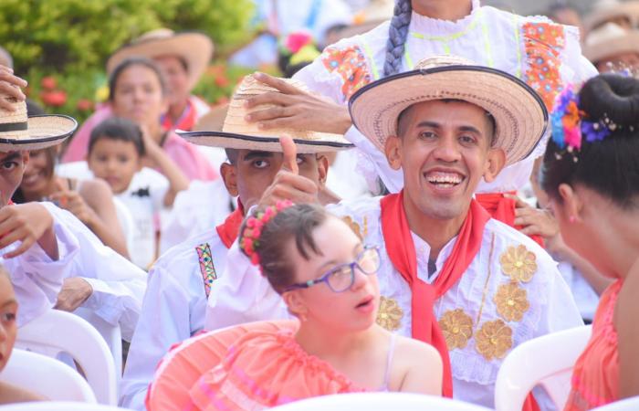 Dans un geste d’inclusion et de diversité, des centaines de participants ont démontré leur talent et leur passion pour la culture et le folklore de Huila.