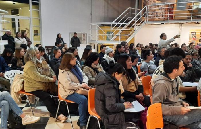 Conversation sur le projet néolibéral en Argentine et son impact sur le territoire – La Voz del Pueblo
