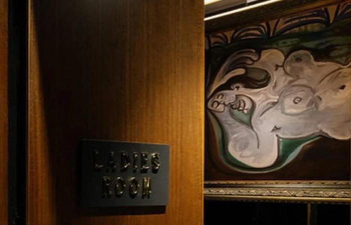Un musée accroche des tableaux de Picasso dans les toilettes des femmes pour défier la loi
