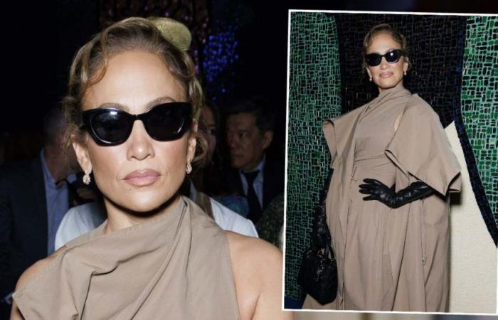 Jennifer Lopez, sans Ben Affleck à Paris mais avec un look scandaleux au premier rang de Dior