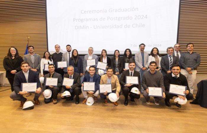 Le Département de Génie Minier de l’Université du Chili organise la cérémonie de remise des diplômes de troisième cycle 2024