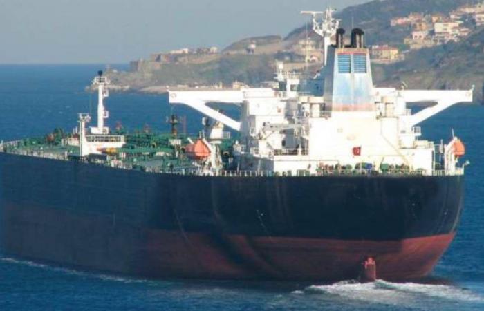 Maduro augmente ses expéditions de pétrole vers Cuba en utilisant une flotte de pétroliers “invisibles”