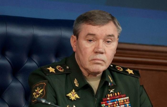 La Cour pénale internationale émet des mandats d’arrêt contre l’ancien ministre russe de la Défense et chef d’état-major général