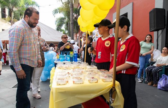 La Mairie de Cordoue promeut la “Foire de l’Entreprenariat” organisée par les enfants