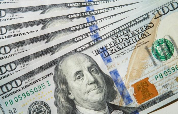 Le taux de change ne s’arrête pas et Caputo reprend une dette liée au dollar