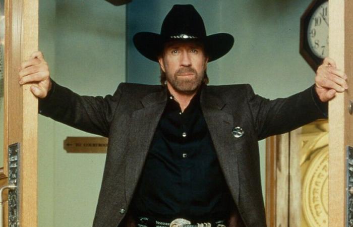 Pourquoi Chuck Norris a-t-il passé 12 ans sans sortir un film ? La vraie raison pour laquelle le légendaire héros d’action s’est retiré du cinéma