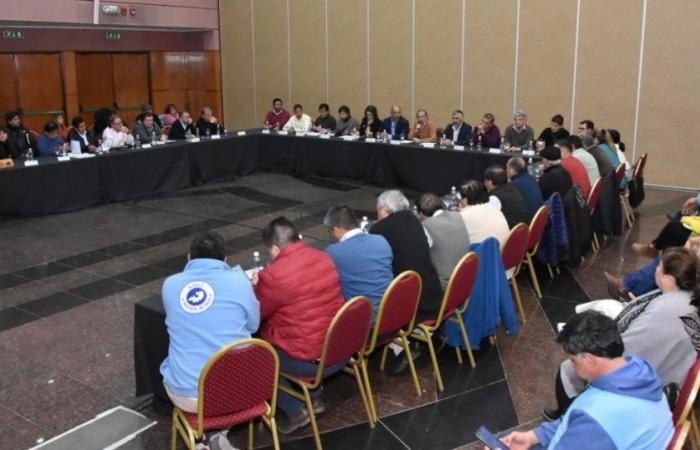 L’Administration Publique de Salta bénéficiera d’une augmentation de salaire de 33% qui sera versée par étapes jusqu’en septembre