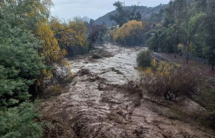 Des inondations sont signalées : alerte rouge déclarée pour Pitrufquén et Freire en raison du débordement des rivières