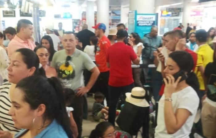 Aéroport Simón Bolívar : protestation contre l’annulation d’un vol