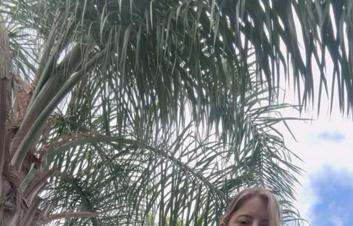 Nati Jota paralyse les plages de Miami avec un bikini flush sans queue ultra XS