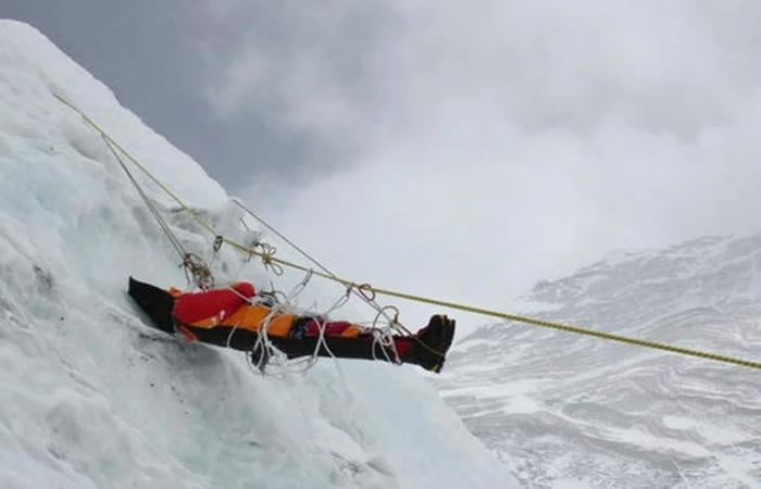 La fonte de l’Everest révèle les corps d’alpinistes et des tonnes de déchets