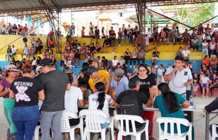 Le gouvernement de Nariño apporte une aide humanitaire et des soins de santé aux familles confinées à Madrigal, Policarpa