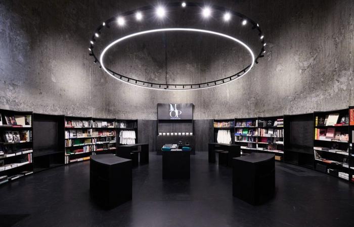 Voici la librairie moderne de Marta Ortega à La Corogne