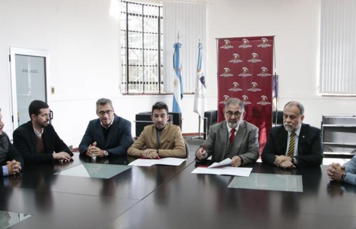 Le maire Jorge a signé un accord pour l’installation d’un nouveau bureau d’état civil à Alto Comedero