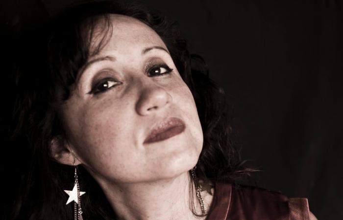 L’artiste équatorienne María Tejada présente « De cal y canto », un livre sur la technique vocale appliquée à la musique latino-américaine | Musique | Divertissement