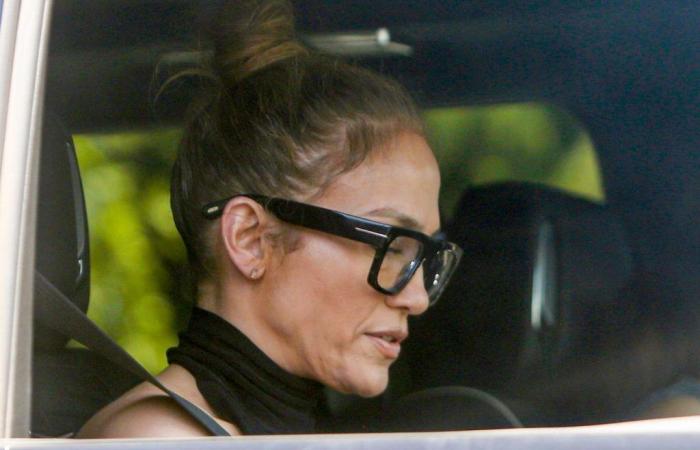 Le visage tendu de Jennifer Lopez