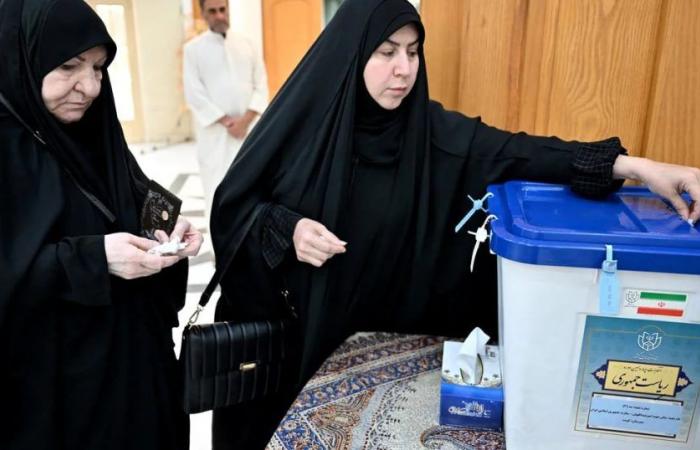 Les élections présidentielles anticipées ont commencé en Iran : il y a trois candidats, mais sans favori clair